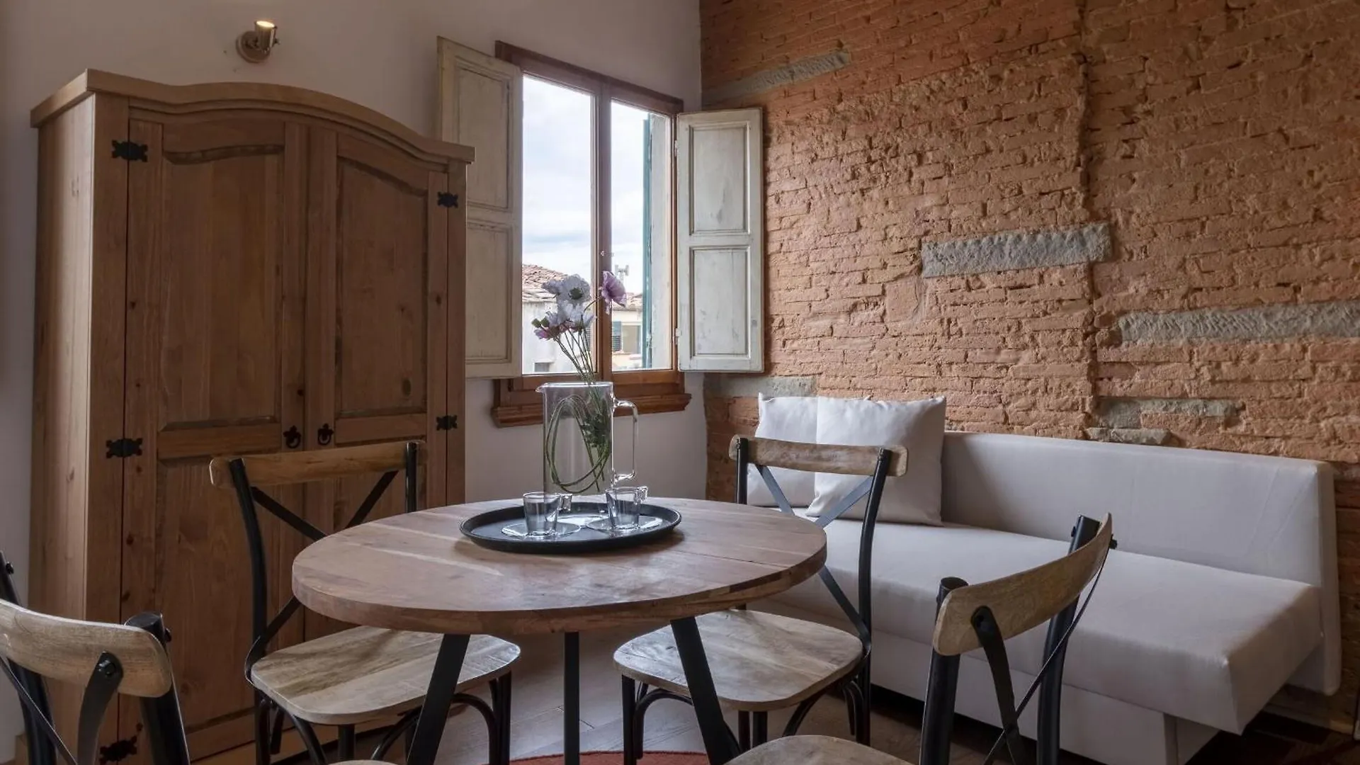 Italian Experience-Brunelleschi Loft Apartment Florence Italy