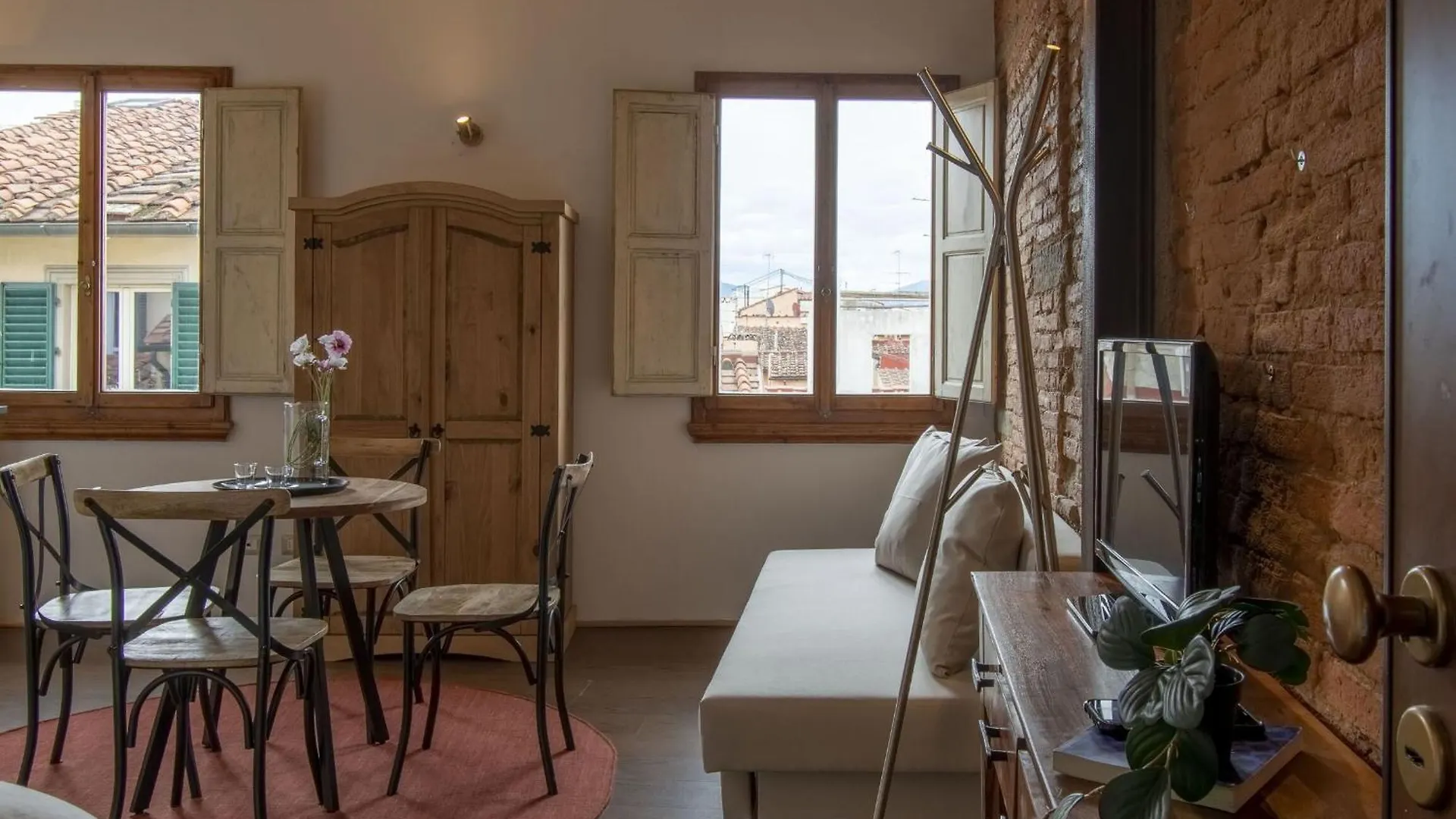 Italian Experience-Brunelleschi Loft Apartment Florence