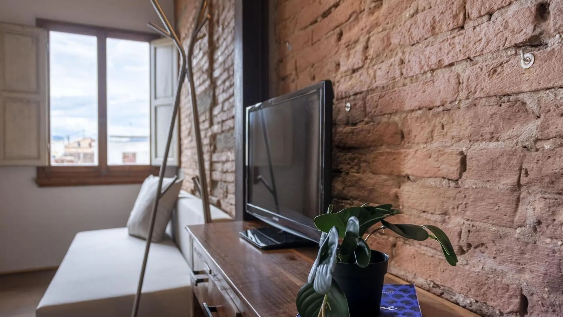 Italian Experience-Brunelleschi Loft Apartment Florence