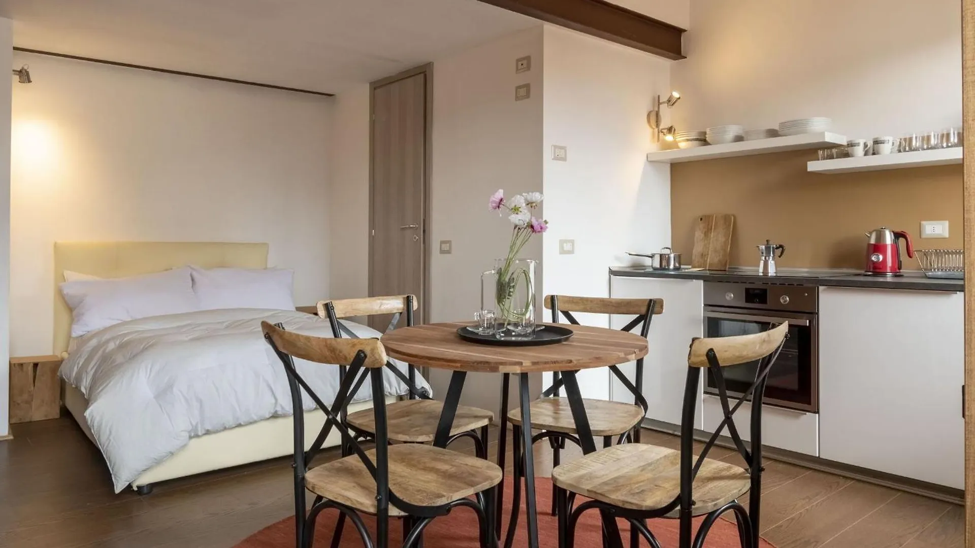 Italian Experience-Brunelleschi Loft Apartment Florence Italy